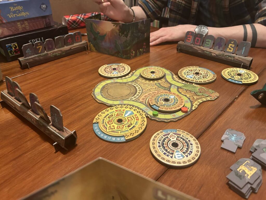 The board is made of gentle curves.