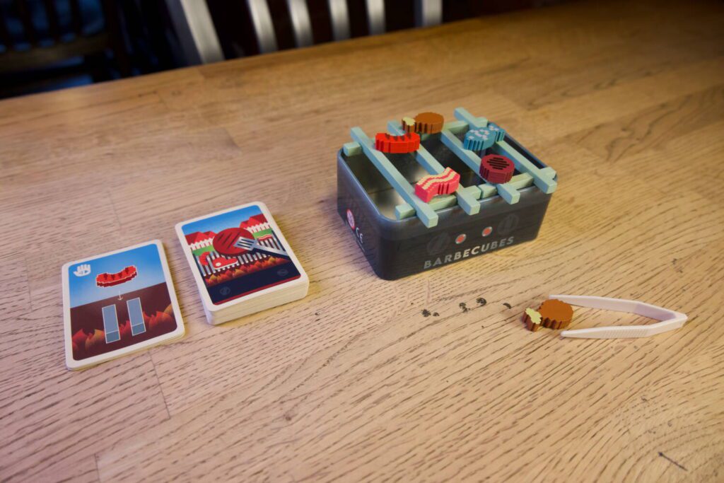 Juego de mesa Alley Cat Games Barbecubes, secuela de Tinderblox Juego de mesa Alley Cat Games Barbecubes, secuela de Tinderblox