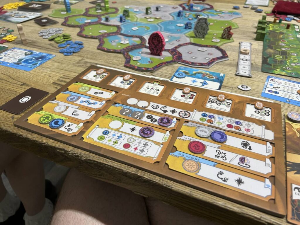 A player board, with its large number of player spells.