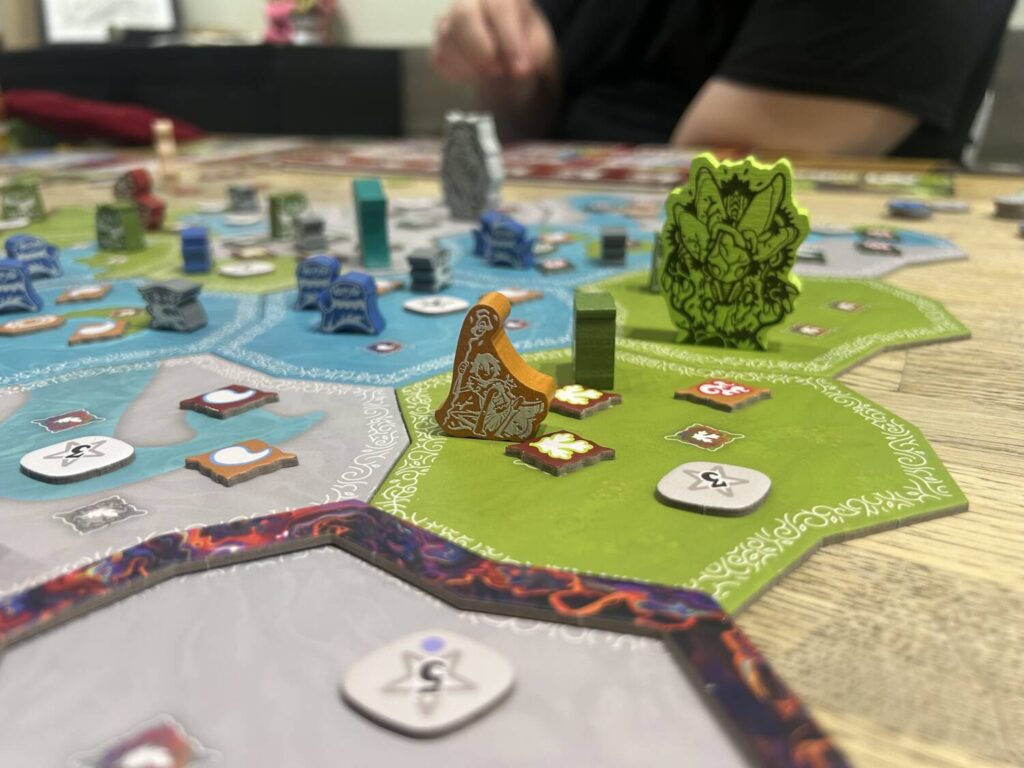 A closer photo of some of the figures on the board. The game does look good, for all its shortcomings.